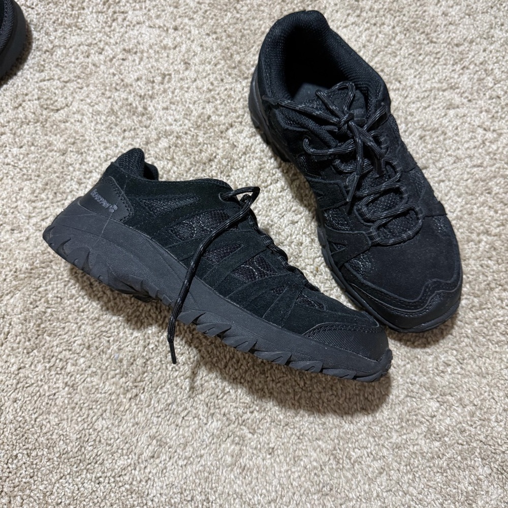 Working shoes